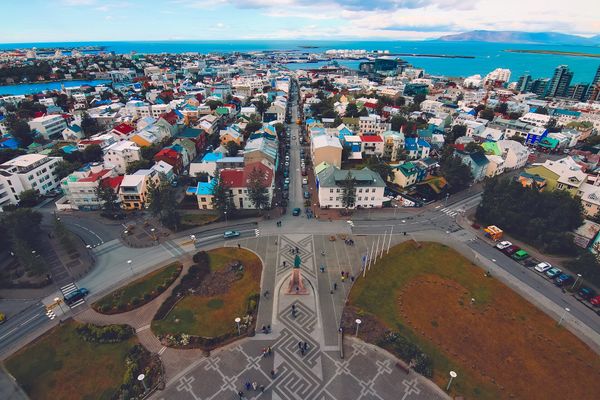 Med hyrbil i Reykjavik